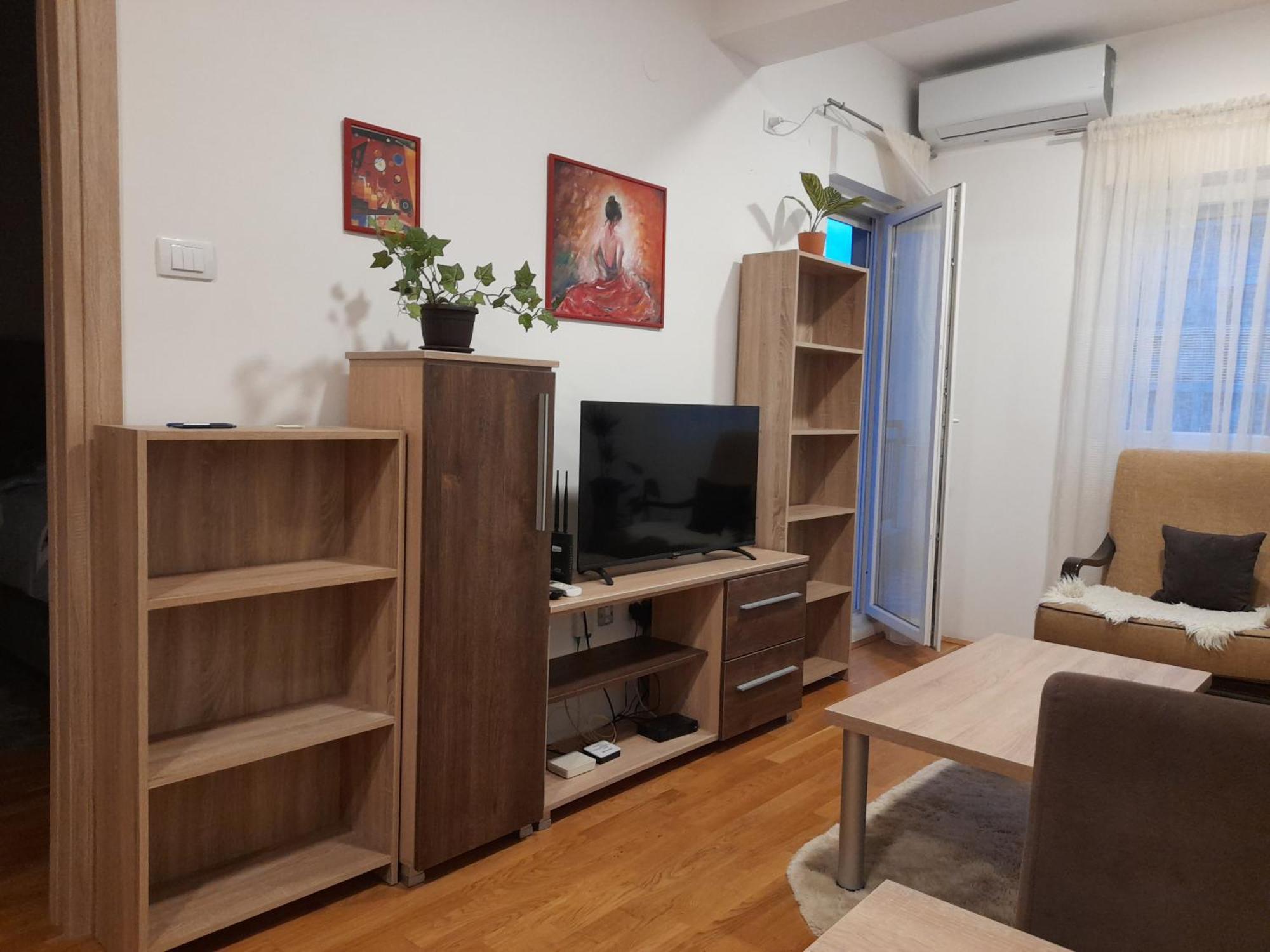 ポドゴリツァOgi Apartmanアパートメント エクステリア 写真